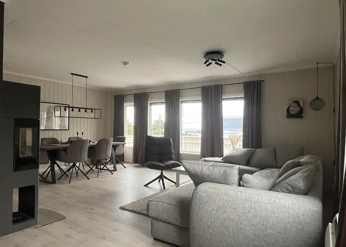 Mountain Peak Retreat